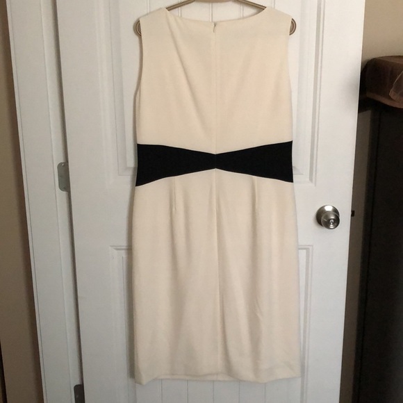 NEW: Cream sleeveless dress & jacket - Picture 3 of 5